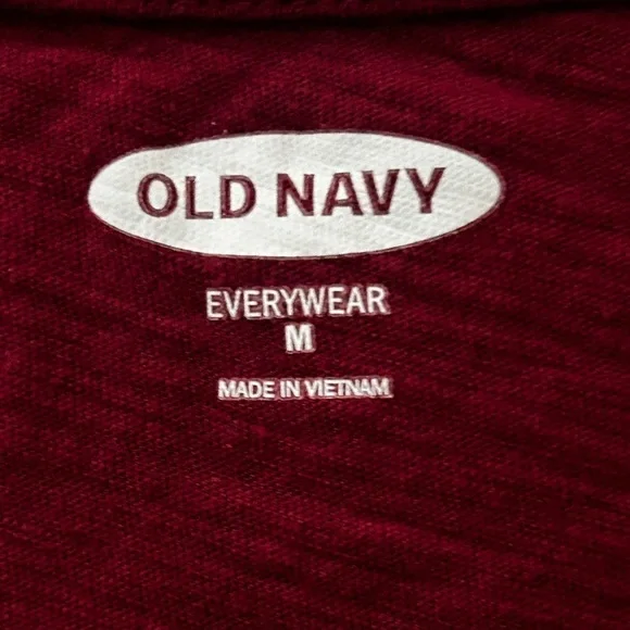 Old Navy Burgandy Red Women’s V Neck Short Sleeve Top Size Medium​​​​​​​​ - Picture 7 of 7